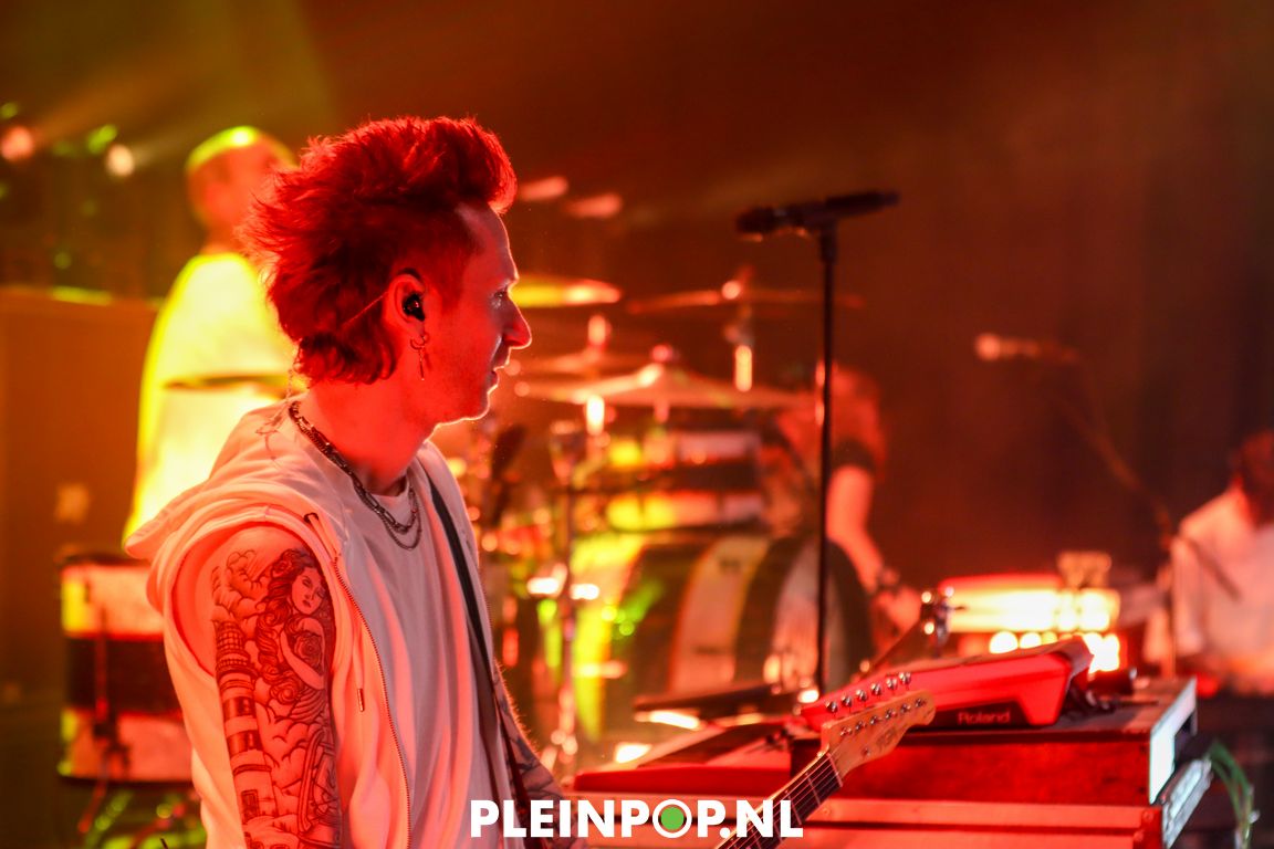 THE DIRTY DADDIES     (75)